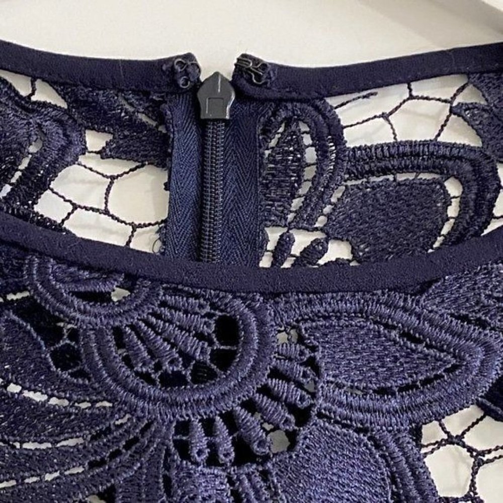 Lauren Ralph Lauren Lace Yoke Navy dress,  Size 2 - Picture 6 of 11